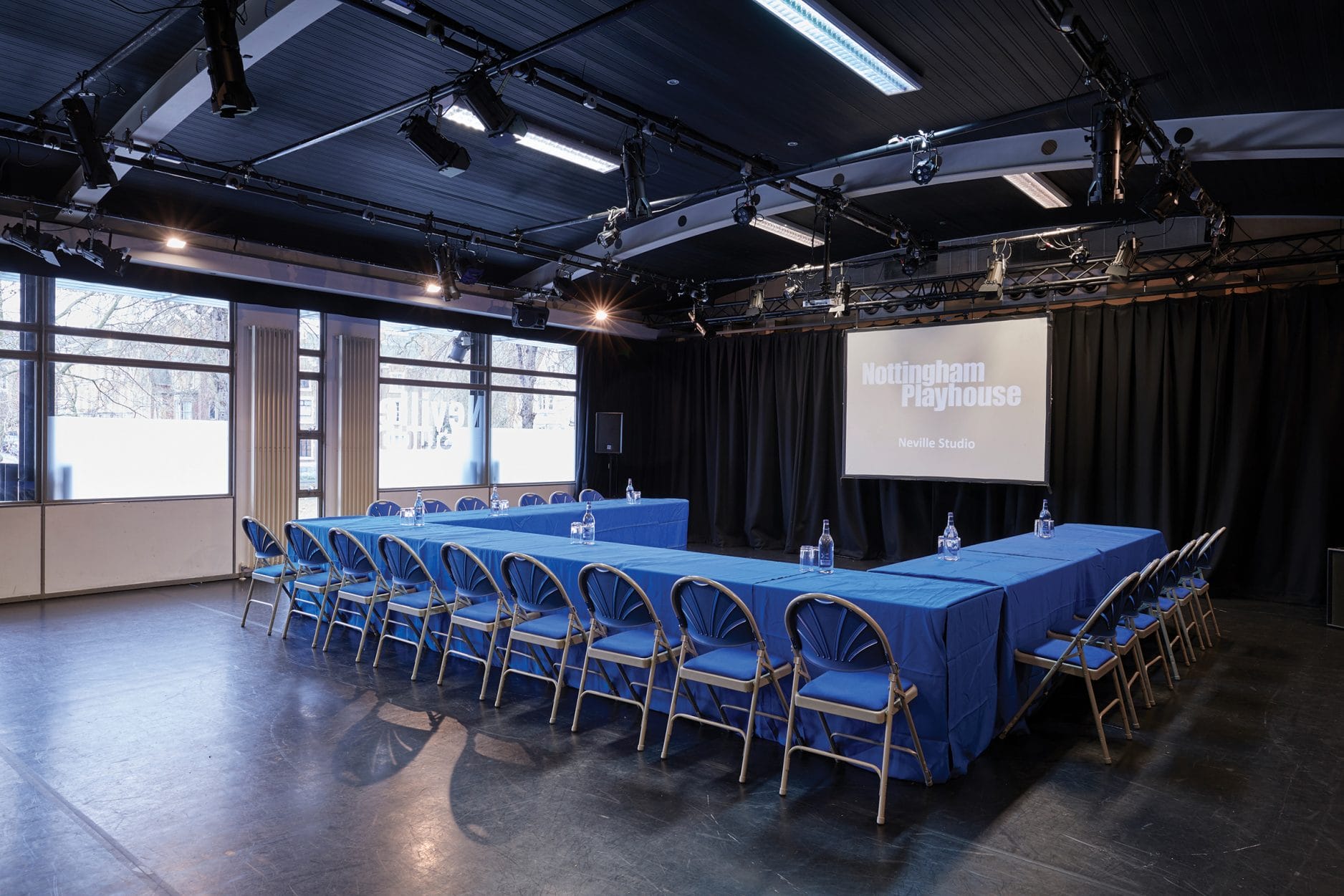 The Neville Studio, horseshoe layout