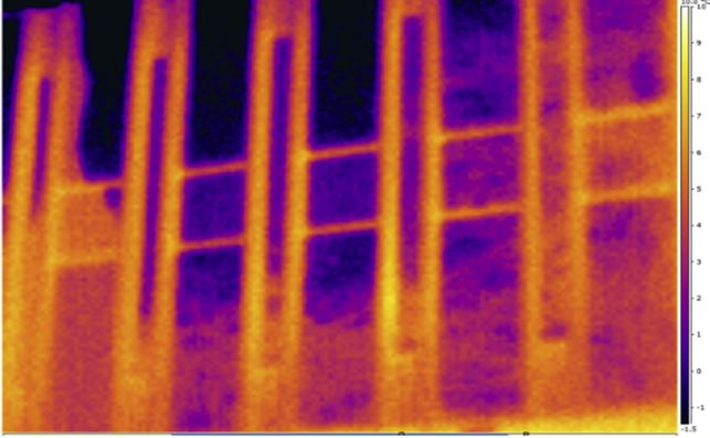 A thermal image of the windows in 2014 showing improved heat insulation due to double-glazing.