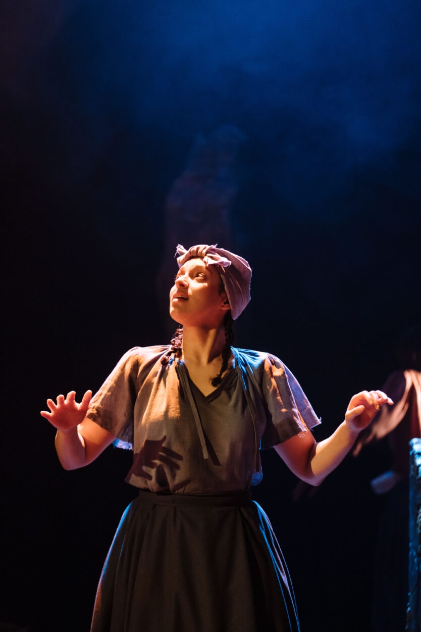  Aimee Powell as Lucy (photo Helen Murray)