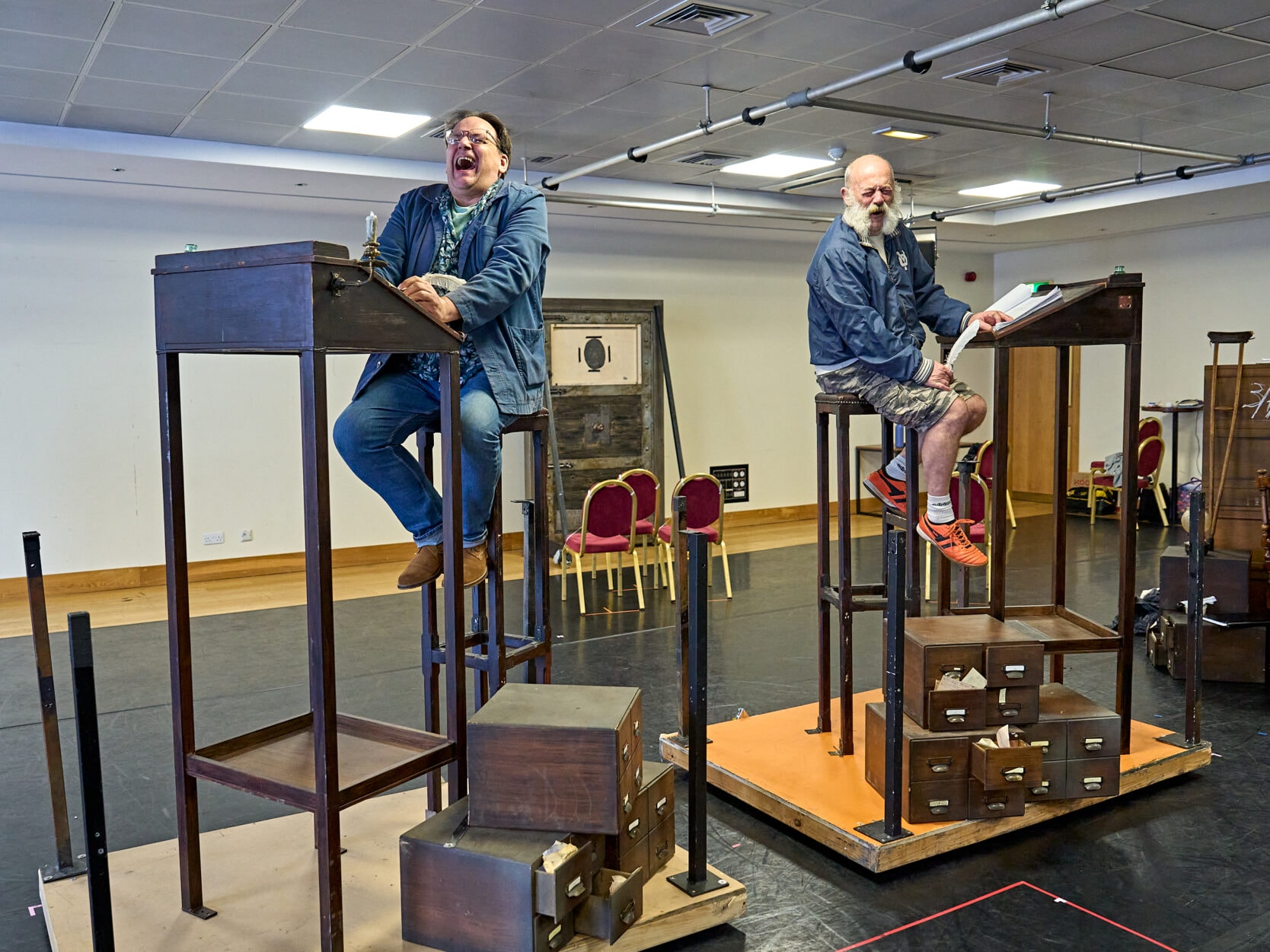 Peter Forbes and Keith Allen in rehearsal for A Christmas Carol 2023. Photo by Manuel Harlan.
