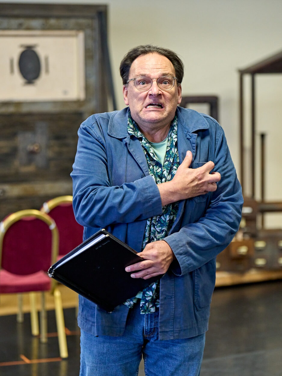 Peter Forbes in rehearsal for A Christmas Carol 2023. Photo by Manuel Harlan.